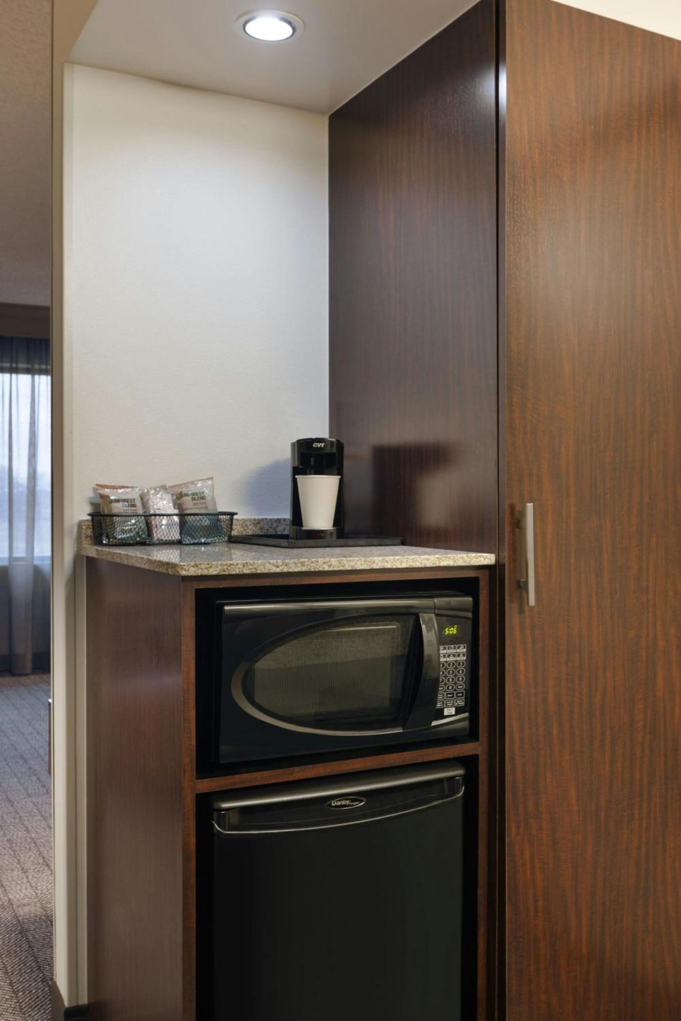 Courtyard By Marriott Springfield Airport Hotel Luaran gambar
